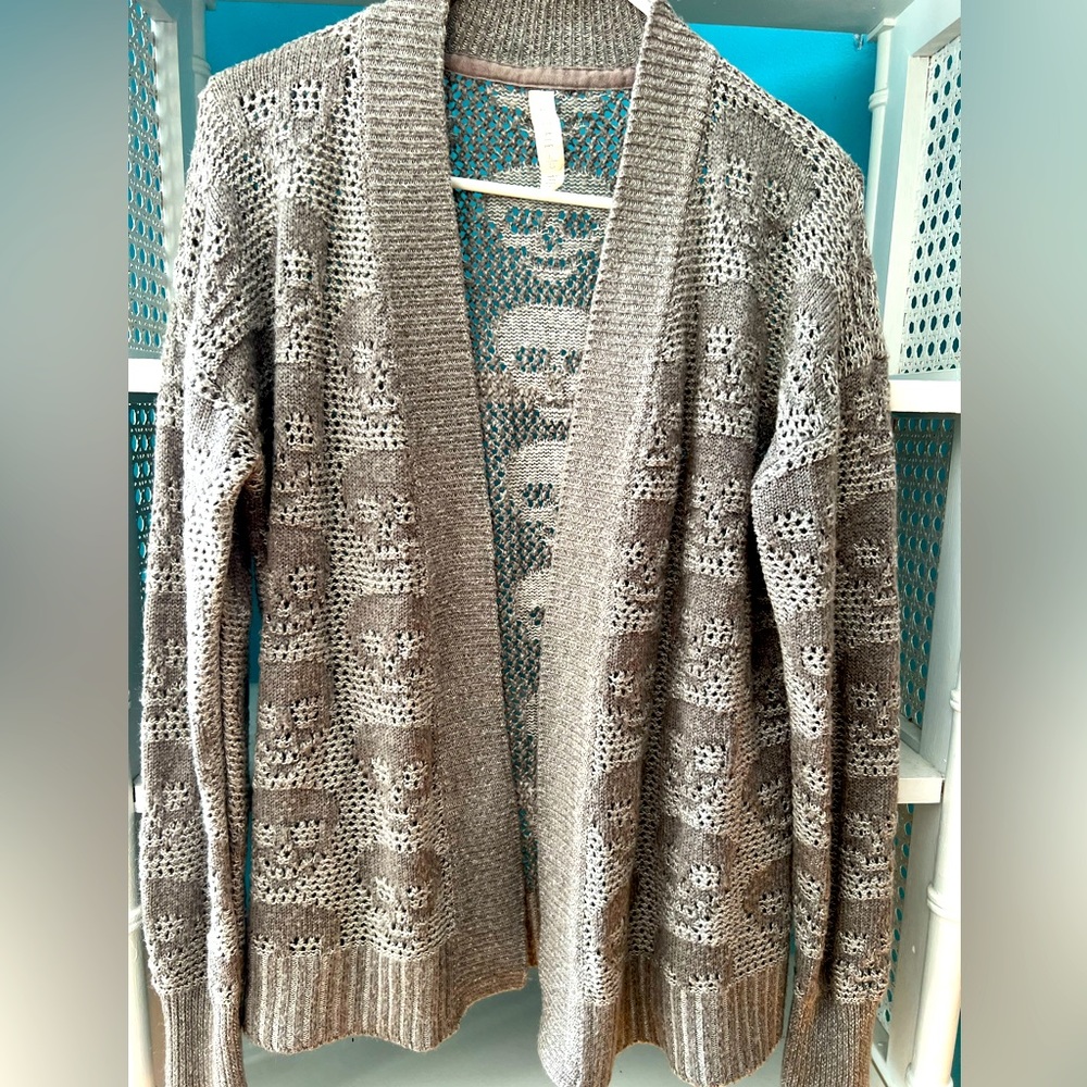 Aeropostale size L skulls Cardigan